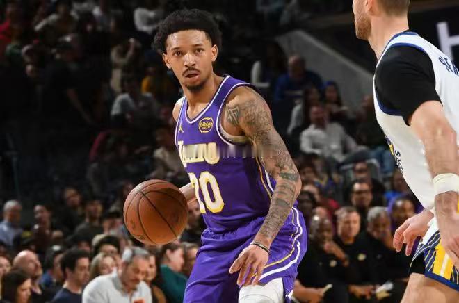 小尼克-史密斯也是湖人必须要转正的球员。史密斯的能力怎么样，肯定是强不到哪去的。