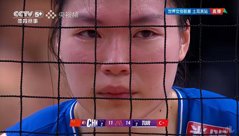 不堪重负小二传泪洒赛场2026年世界女排联赛安卡拉站最后一场比赛