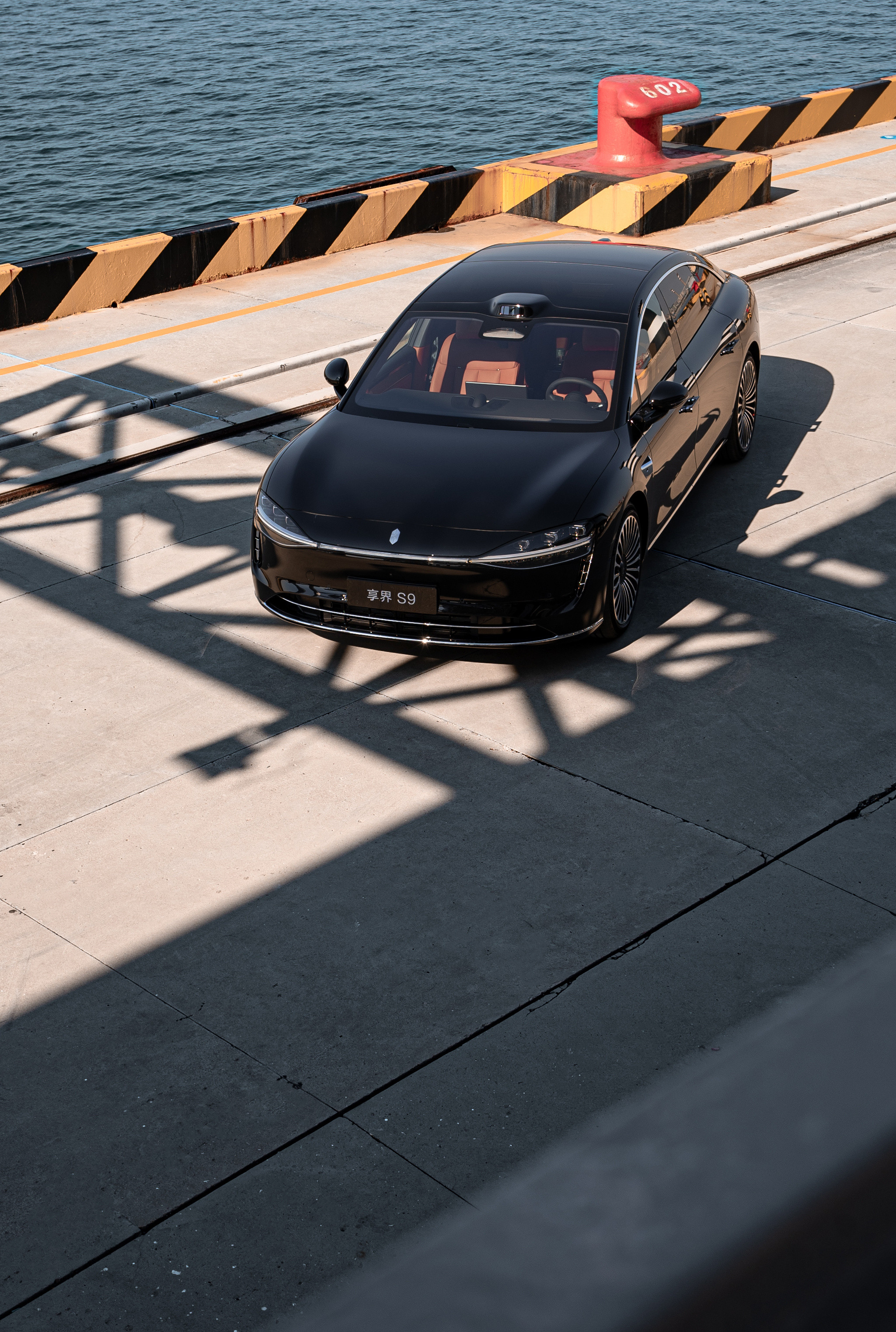 全新享界s9拍完了我最口水的配置是星云尾灯，已经在问店里了可以换不其次是悬架，