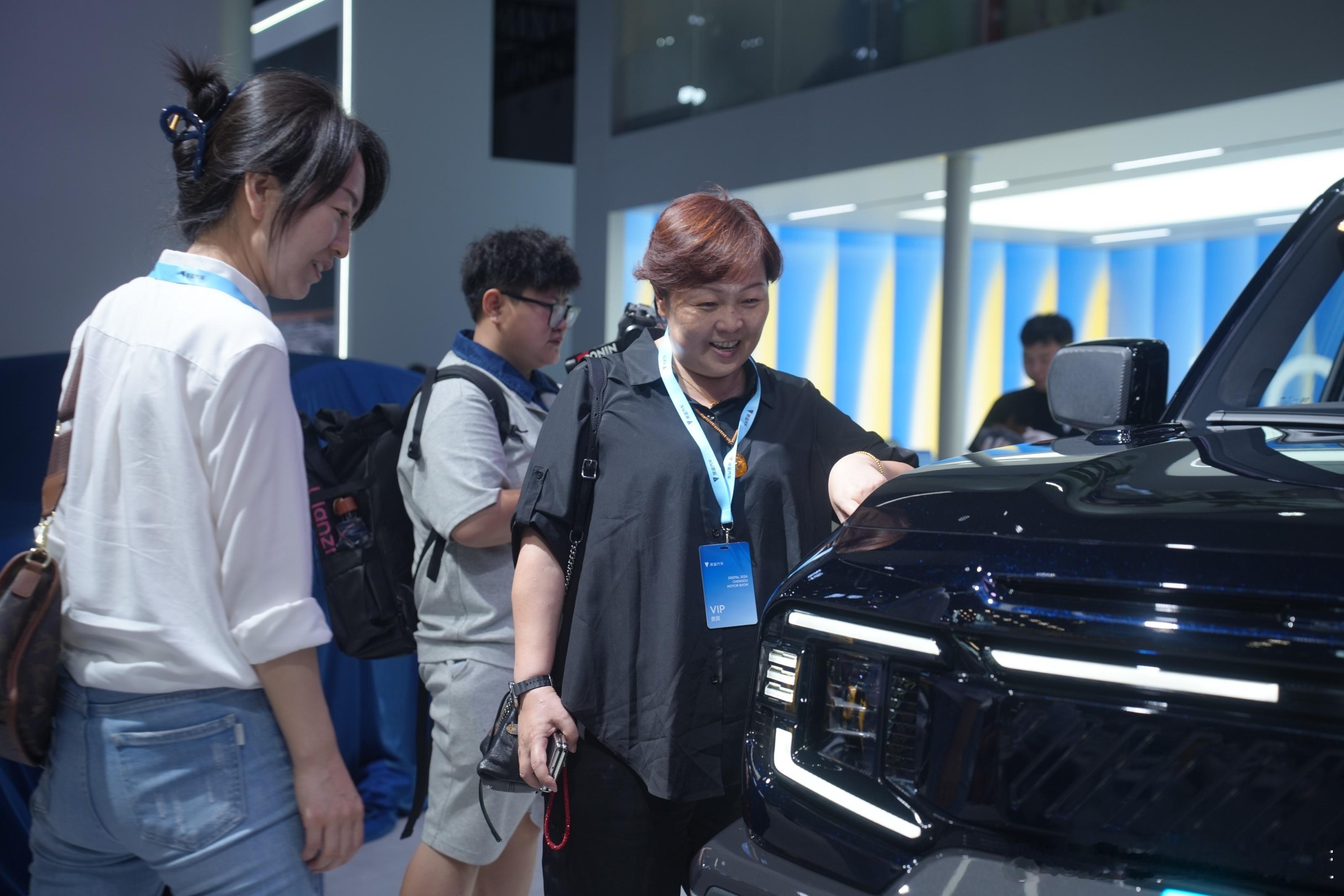成都车展现场实拍✨深蓝G318终于露面！ 20万级别硬派方盒子SUV...