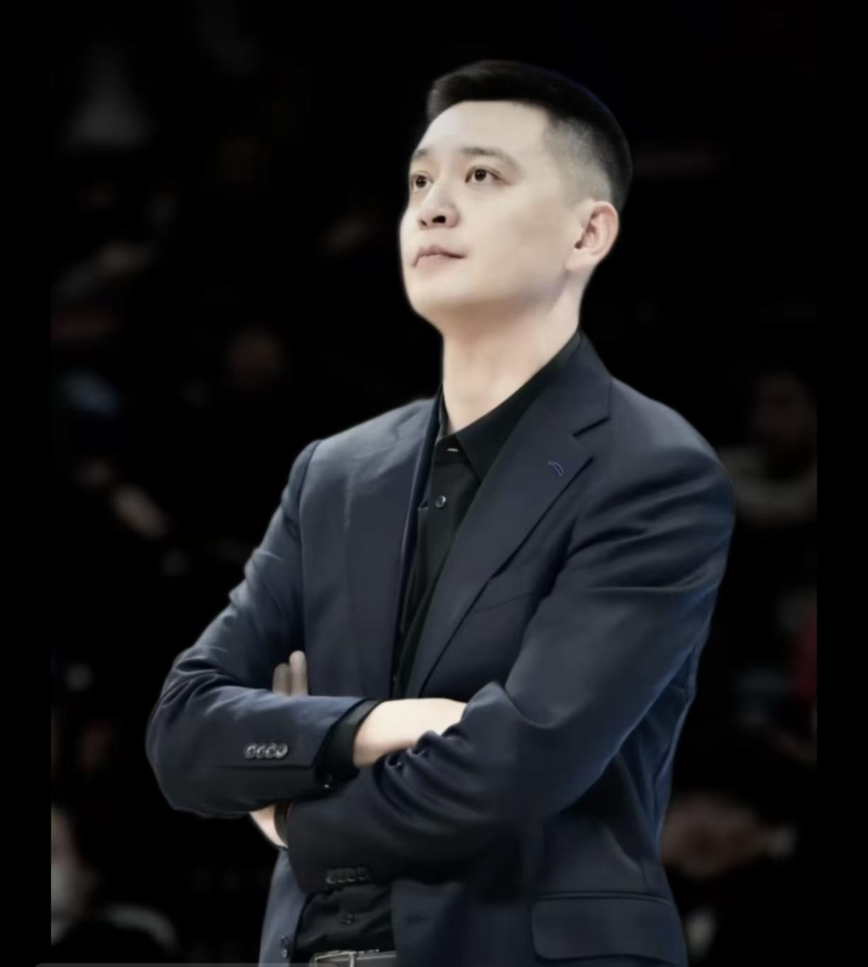 即使以后永远不执教了，杨鸣也不愁找工作更不愁拿高薪，这点是CBA任何教练所不能比