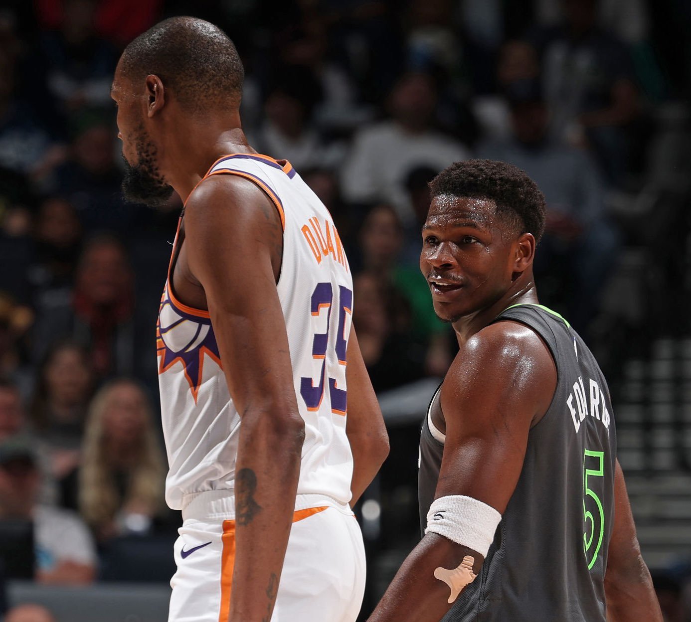 zachlowe：给杜兰特争夺战热门下家排名的话，森林狼第一，火箭第二。jak