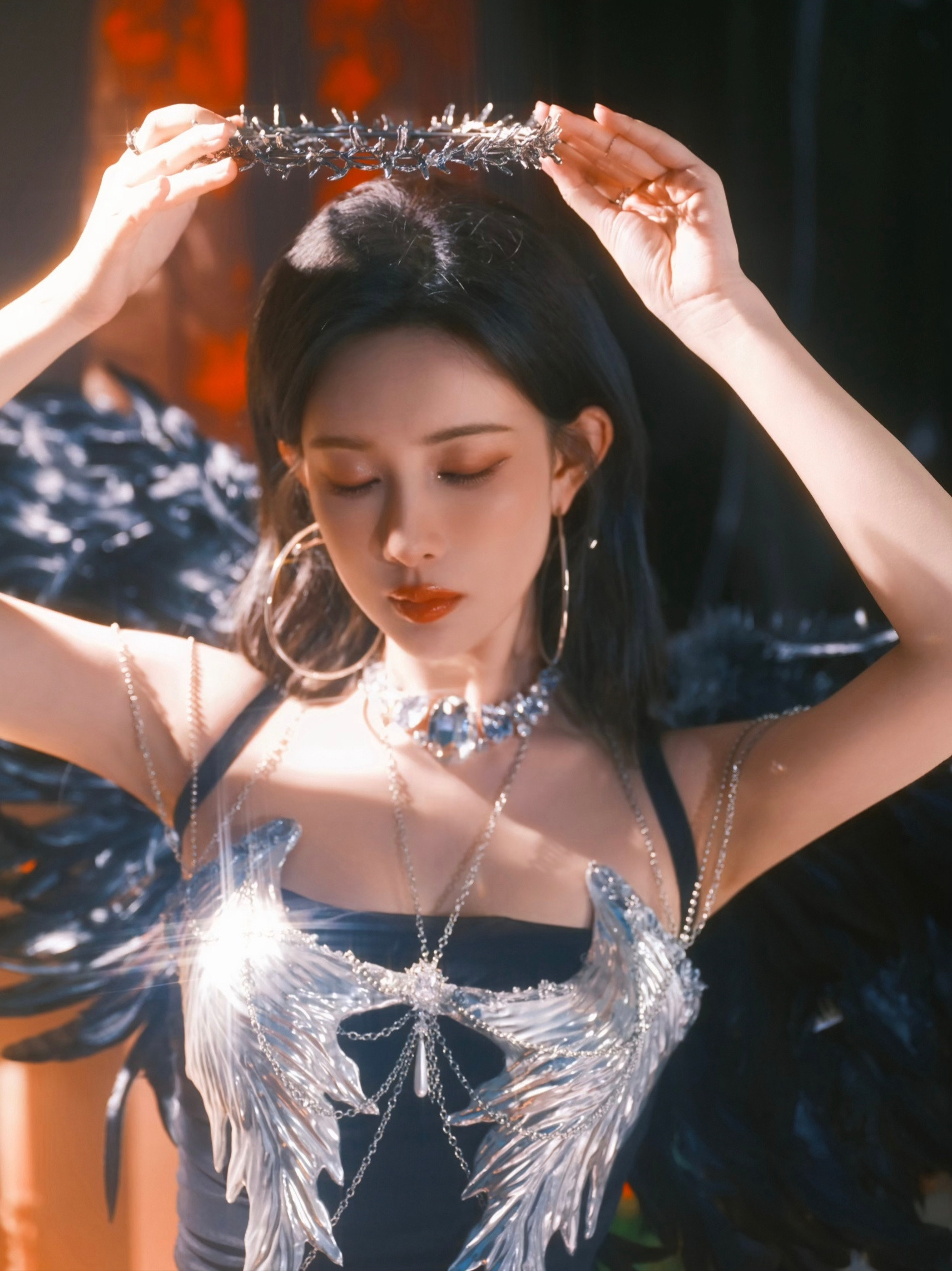 孟子义最新物料，为自己戴王冠的女王​​​