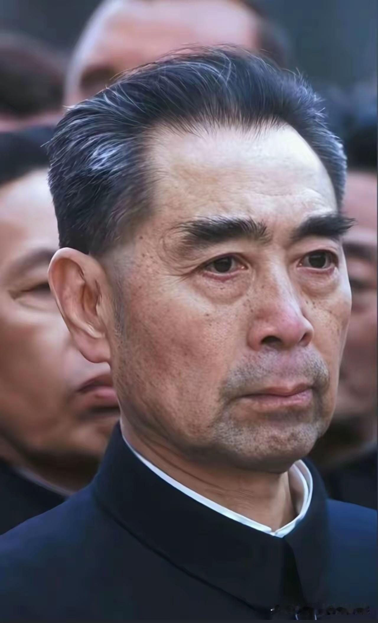 毛主席高度评价周恩来：三大长处，尽显伟人风骨毛主席是这样评价他的这位老战友