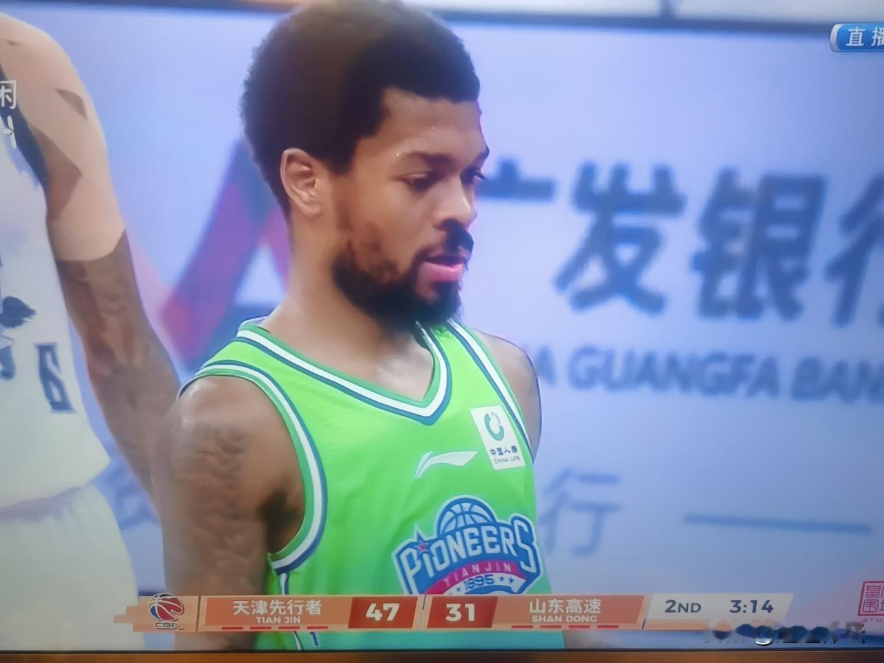 山东高速男篮春节前的最后一场比赛，没想到现场发生了这样的一幕！51：31，天津先