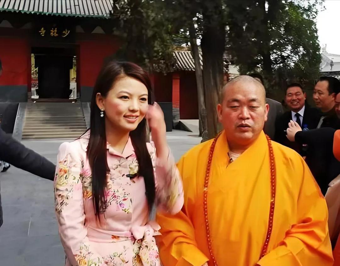 释永信确实不是一般人，原来前湖南卫视主持一姐李湘都曾亲自登门采访过他！昔日合影曝