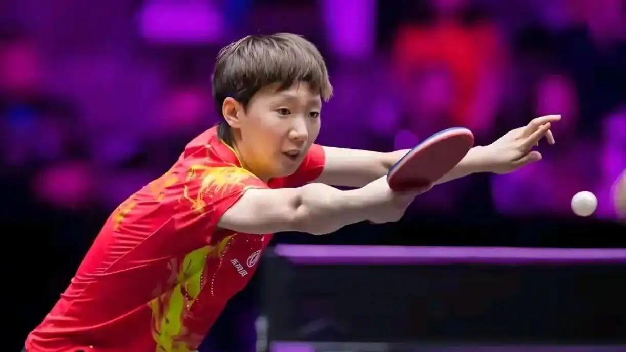 王曼昱这波技改，就离谱。原本最硬的中路反手相持，说不要就不要了，非要去跟人拼