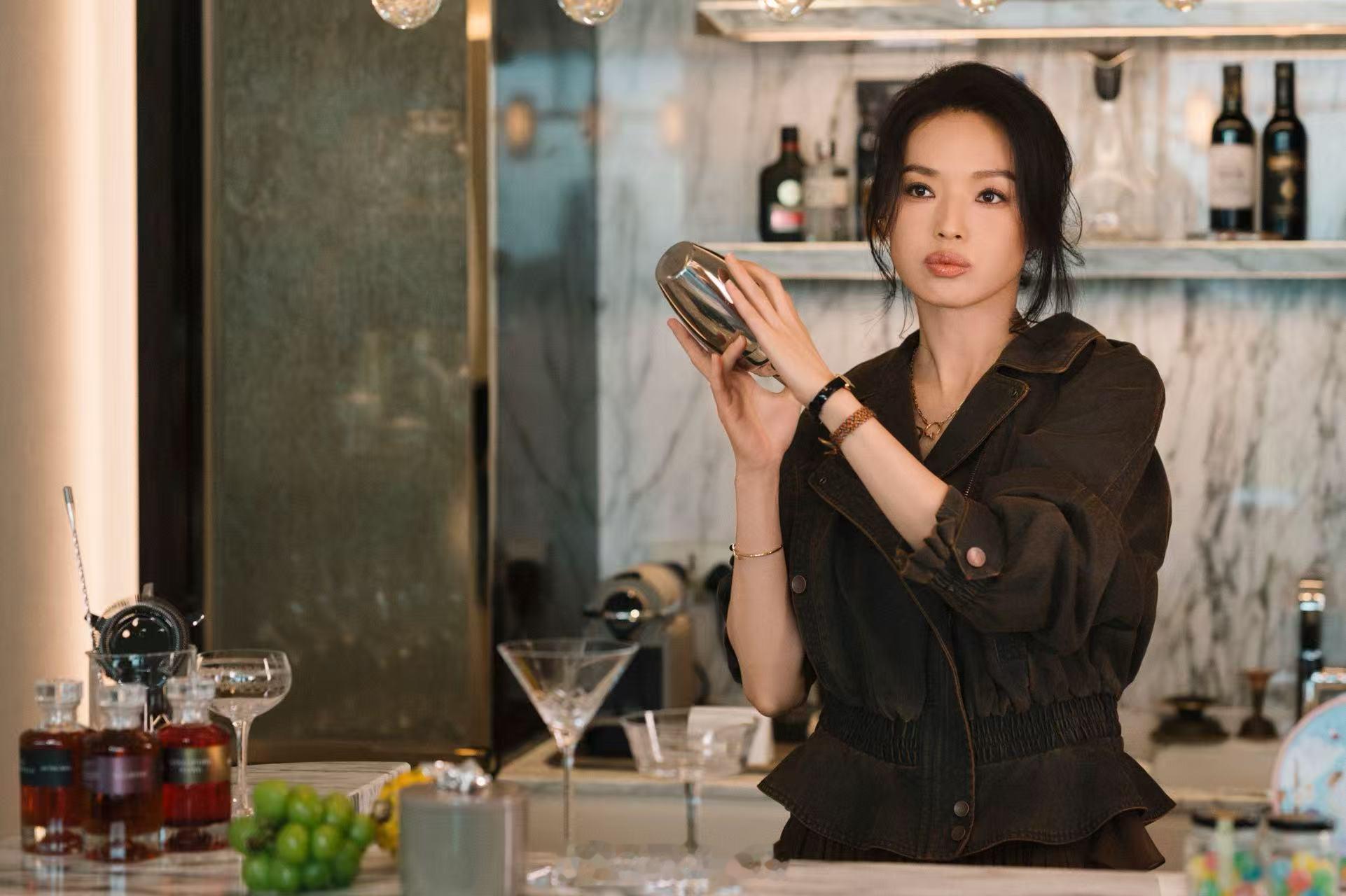 复古穿搭状态松弛——舒淇。每日明星美图分享