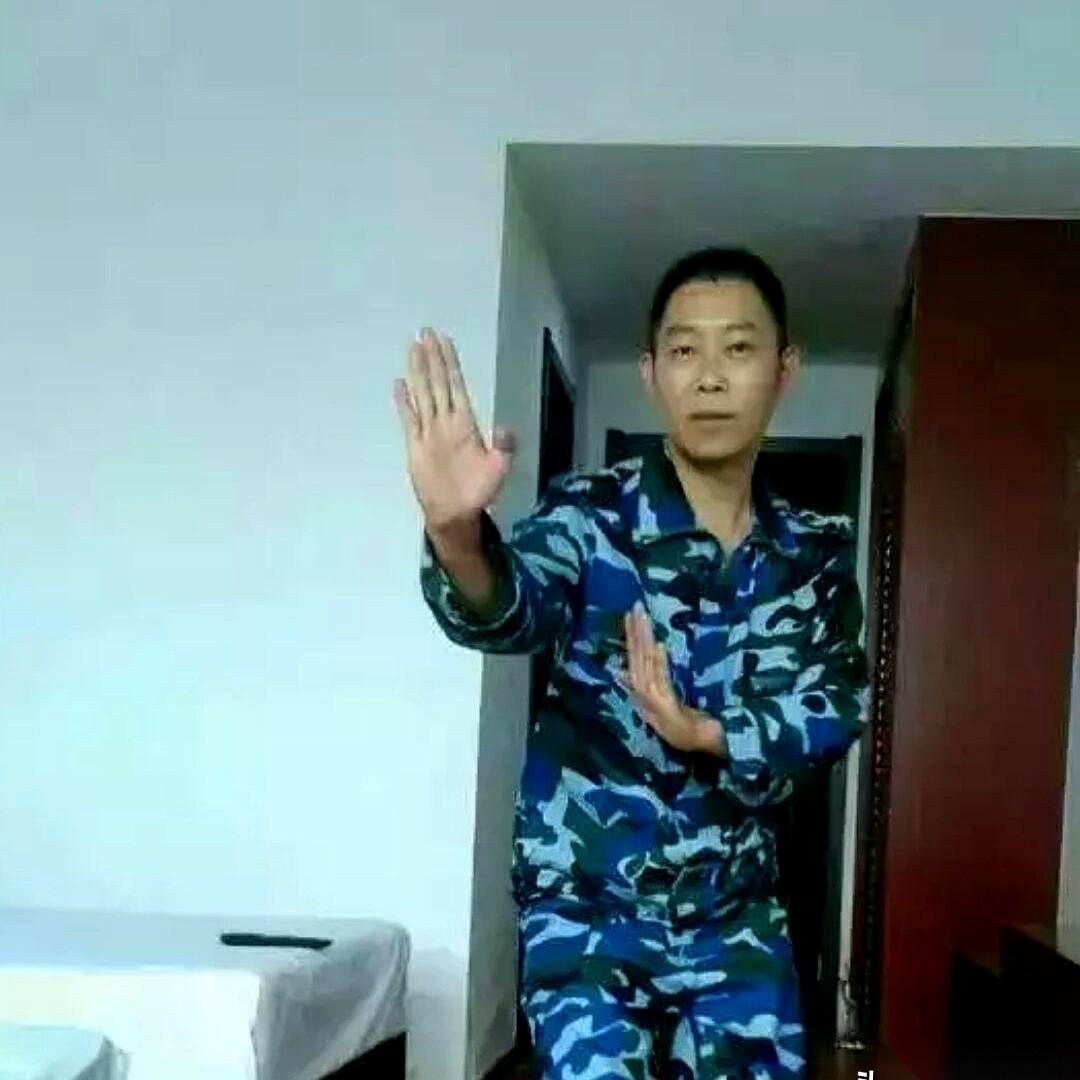 最近网上疯传一份14条的“生活玄学”转运清单。有人扫了一眼，撇撇嘴说这是迷信；但
