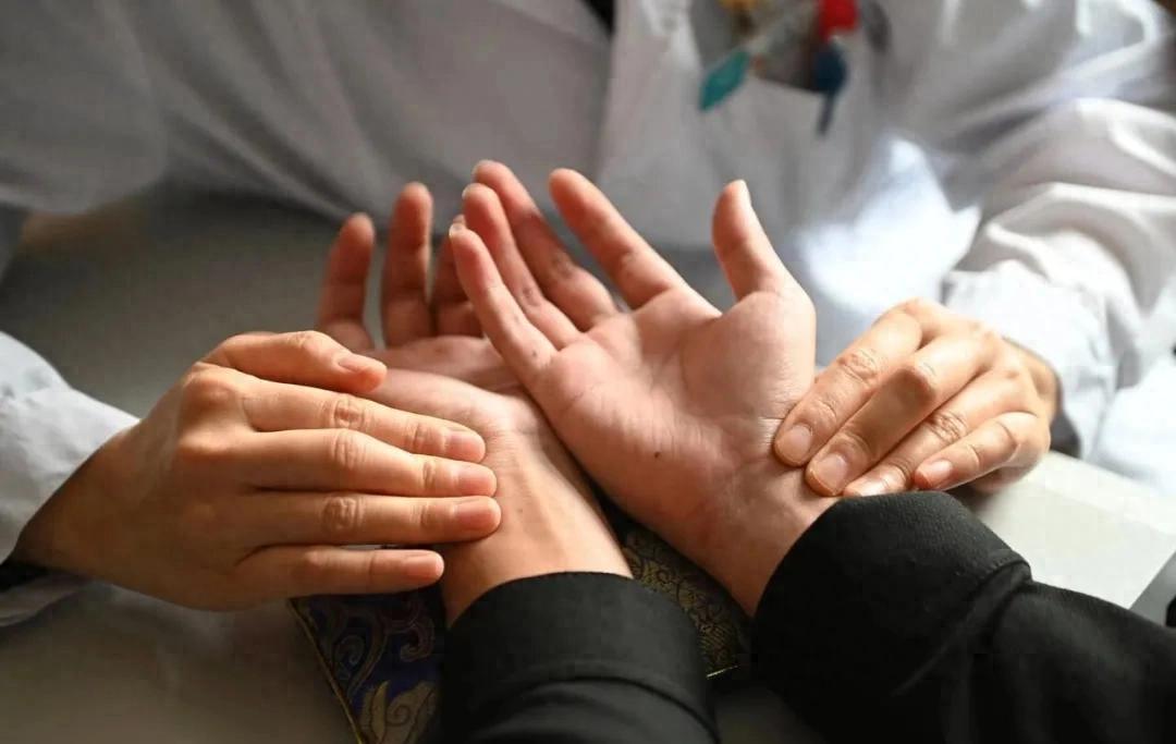 手足麻木别大意！身体在预警：不通、不荣、有风、有痰，4种证型+对应妙方大