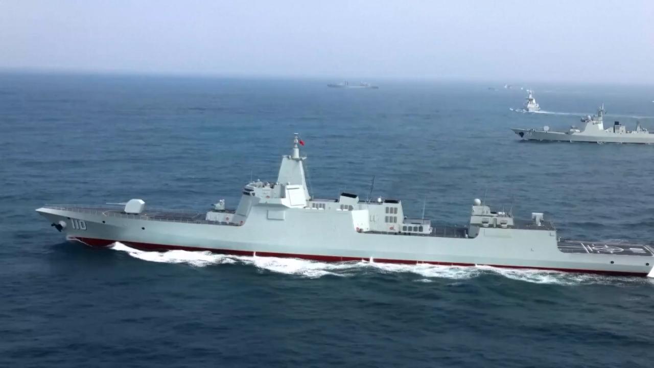 话说055万吨大驱，很多人第一反应就是：112个垂发坑，带112枚导弹。错了。而