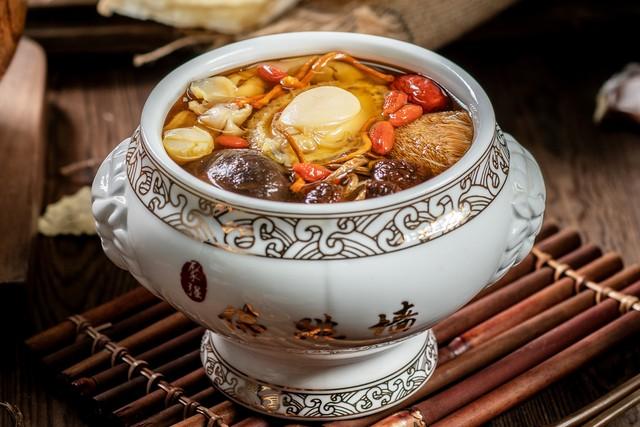 老中医：祛湿最快的捷径有2条，一条是小便，一条是大便 “湿邪黏滞”，它不能自
