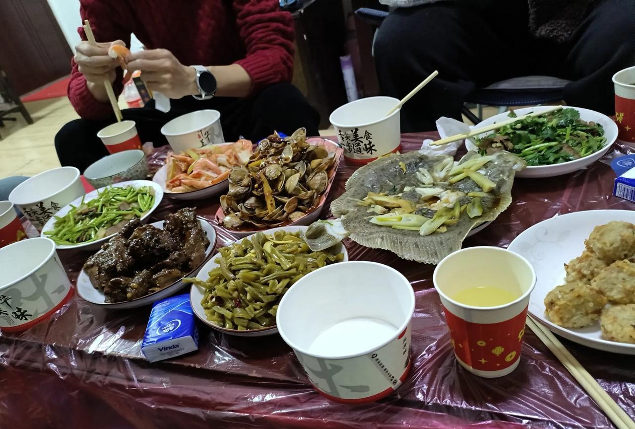 有没有和我一样的想法的人，不想在家里烧火做饭，直接去外面吃快餐，要当面炒的那样的