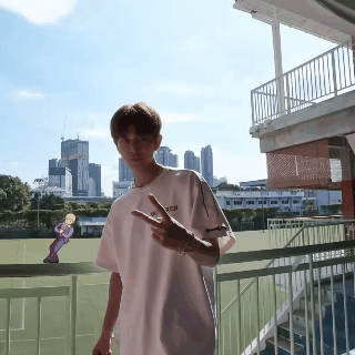 这个节日，没收到别人的礼物，被任嘉伦给喂饱了！一天两更也是打破之前的记录，
