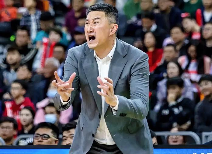 朱芳雨：杜指导，再这么下去，还谈什么夺冠啊？？？这四强都快不保了吧？？？杜锋：