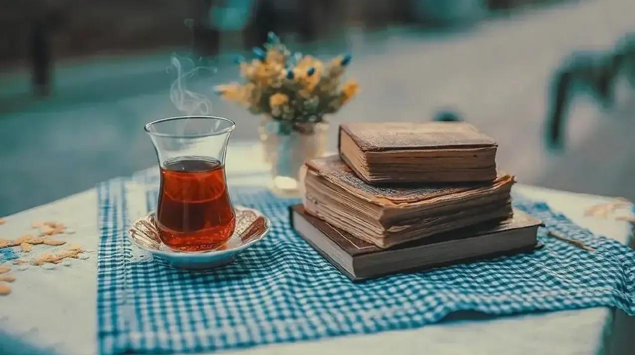 弘一法师说：“有时候，老天给你一个磨难，让你渡一渡，实际上在盘活你的磁场，帮你转