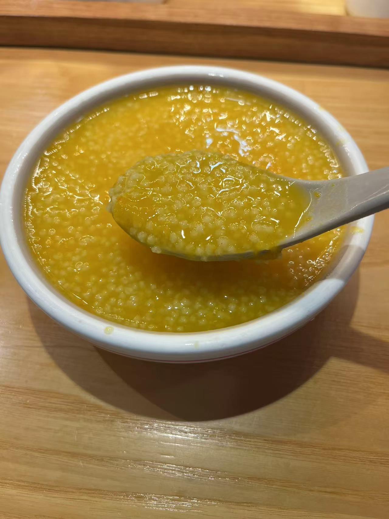 ✨早餐：热粥/汤面打底（小米南瓜粥+鸡蛋，或番茄菌菇汤面），暖身开启清晨14。