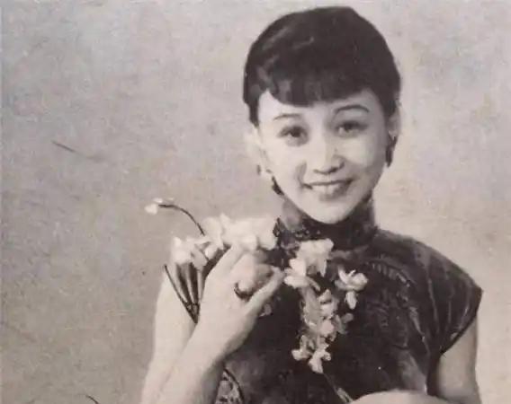 1936年，袁世凯的女儿大婚，曹士岳攥着锦被的手指泛白，酒气混着怒火从齿缝里喷出
