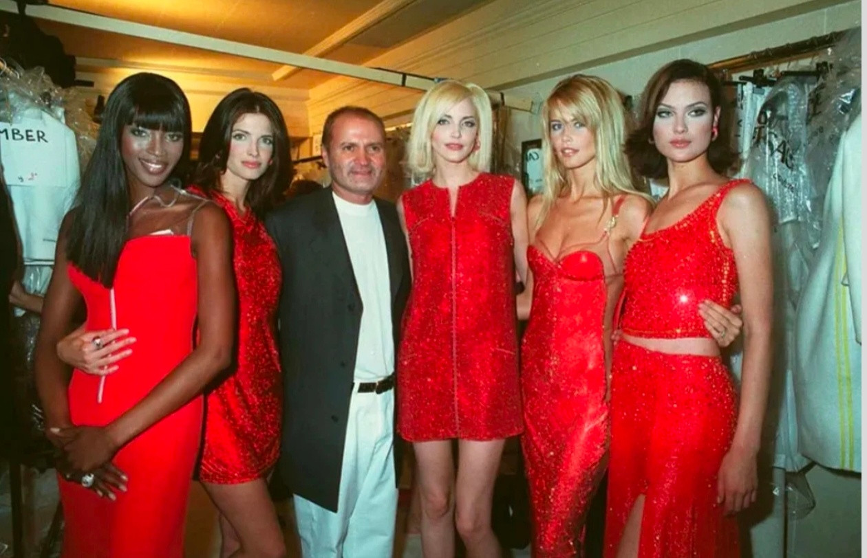 【来自投稿】意大利设计师乔瓦尼·詹尼·范思哲与超模们