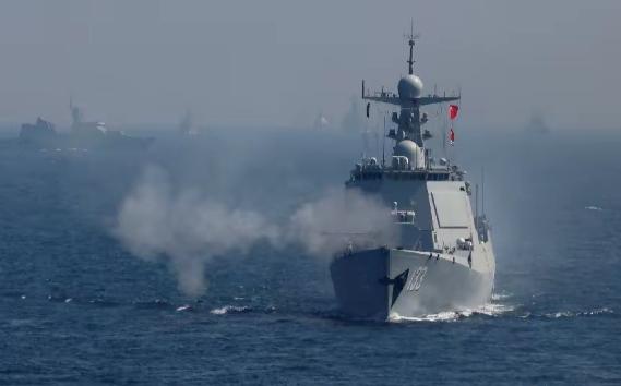 你做初一，我做十五！日舰过航台海三天后，052D冲向横当水道4月19号东部