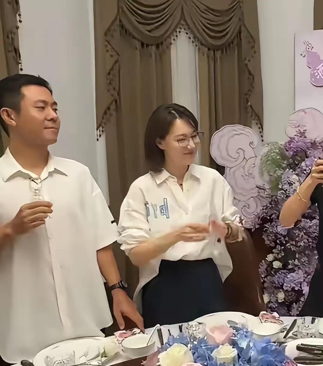最近外省市有一些人在网上发文说首次露面的王冠老公比王冠年龄大二十岁，那些人为了一