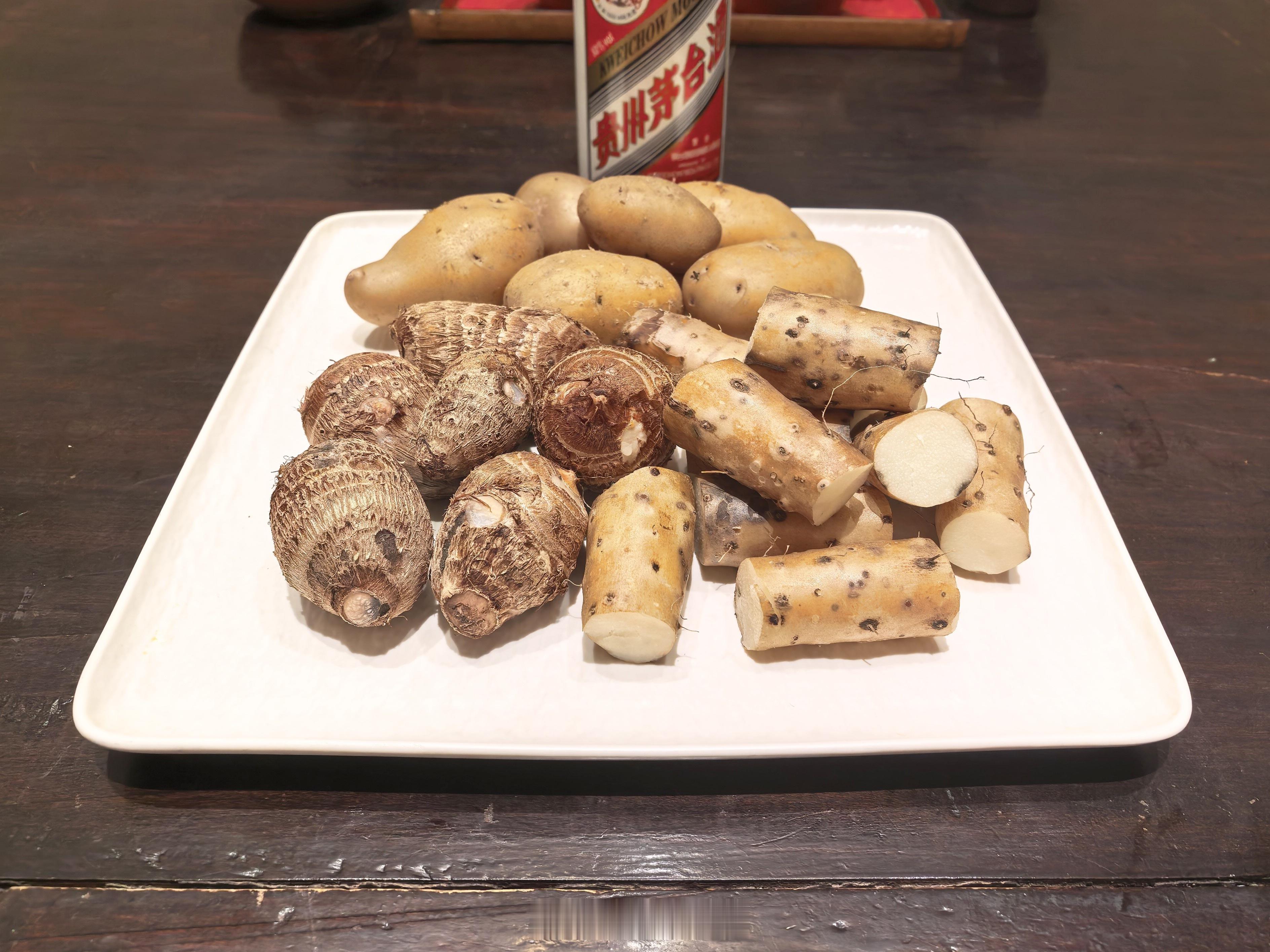静品深秋人间好滋味。菜要趁热吃，味要慢慢品。滚烫的才是烟火，凉了的都是回忆。​