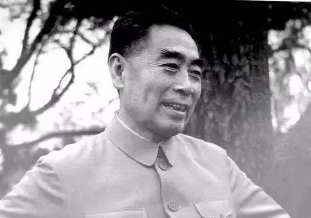 罗马尼亚翻译问及周恩来总理生日，面对这一问题他并未正面回答，背后原因令人后来深思