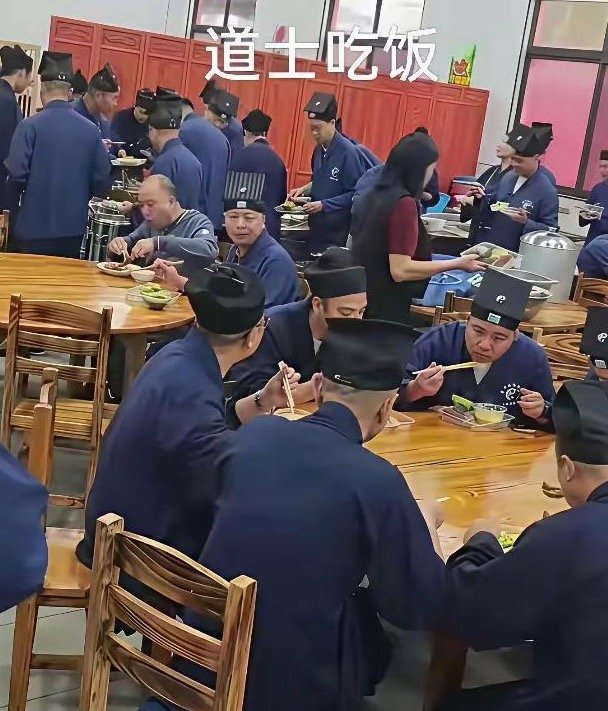 不得不说，对比之下，才知道谁的伙食更好。