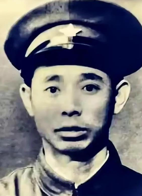 1937年，西路军营长刘克先正在街边乞讨，忽然一个国民党士兵在他面前停下，他马上