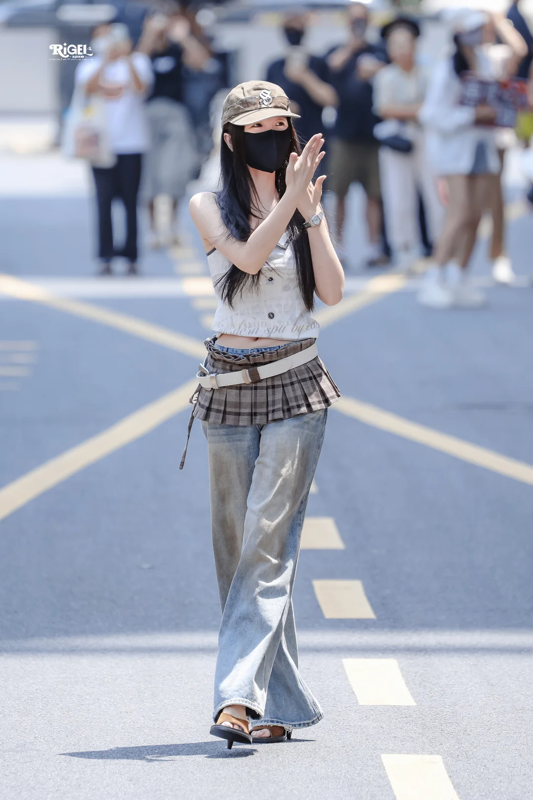 虞书欣 长生骨 念相思 何盼 走路带风的女子 时尚街拍