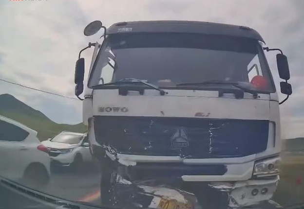 陈震: 我相信小米YU7应该是一台很安全的车，但对于意外事故，我们还是应该理性看