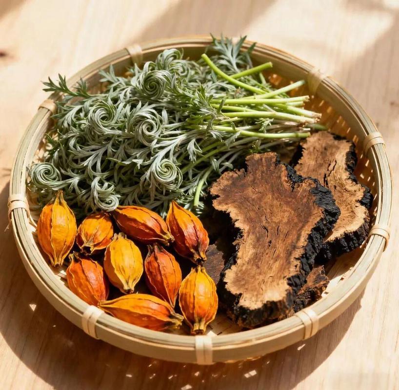 夏天湿热重，医圣张仲景有个方子，3味中药，清湿热特别快，还很便宜 夏天湿热盛