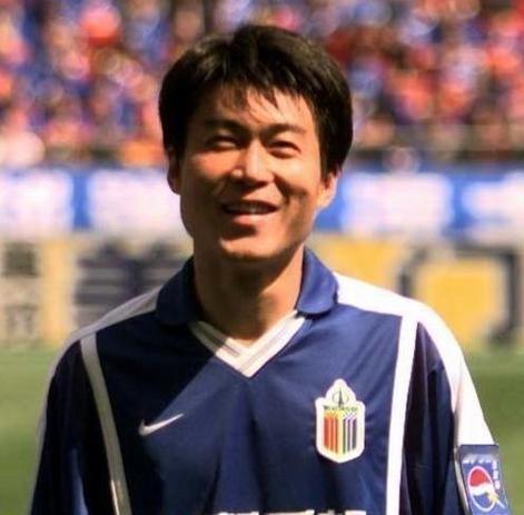 作为老一代国脚中球商出众的代表，申思直言，足球类电子游戏对于专业球员而言毫无益处