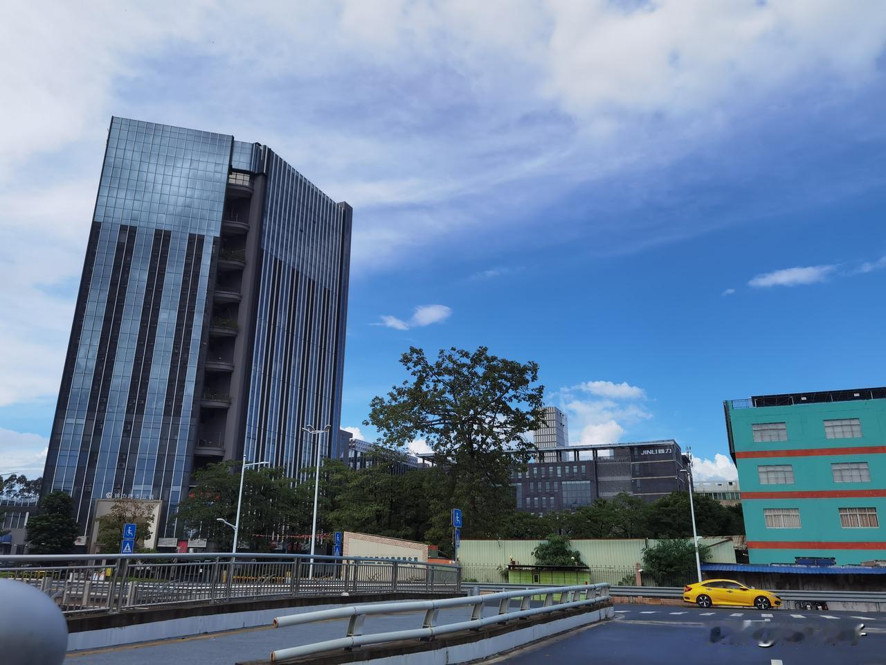 10月份的工资单，在12月1日在签发下来核对，要在12月15日左右才发放工资