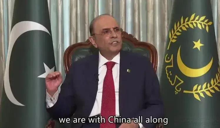 巴基斯坦非常穷，没有钱，它购买中国武器的钱从哪里来的？说白了，巴基斯坦能搞到中国