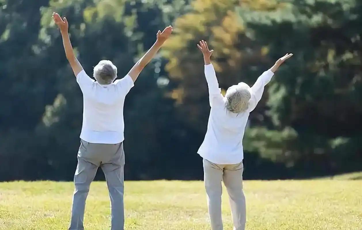 不论男人还是女人，一旦过了72岁，基本都会有6种状况，越少越好 都说人到七十