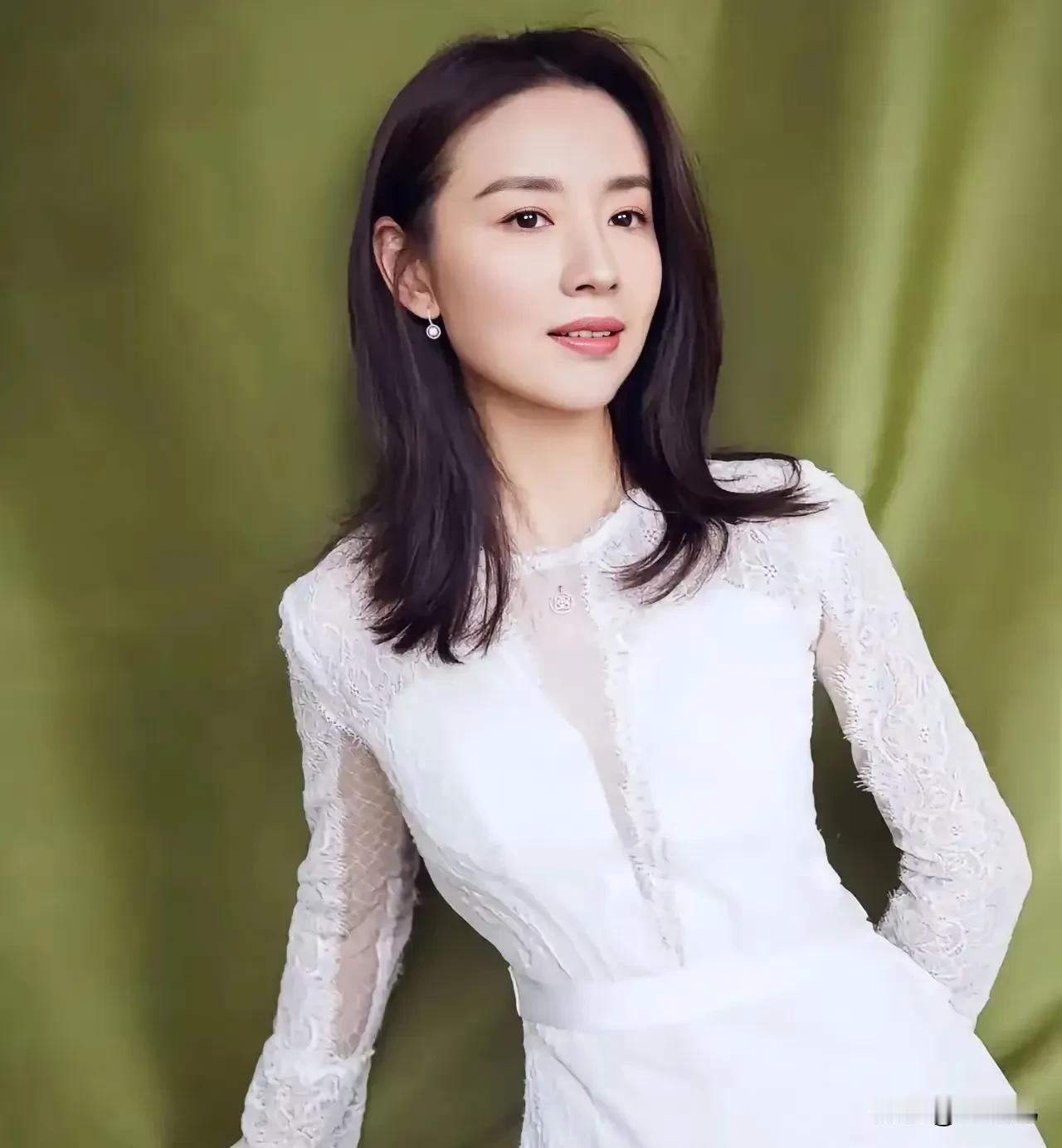 我要是明星我就向董洁学习虽然我不是很喜欢她的作风，但是，这一点，她是对的！