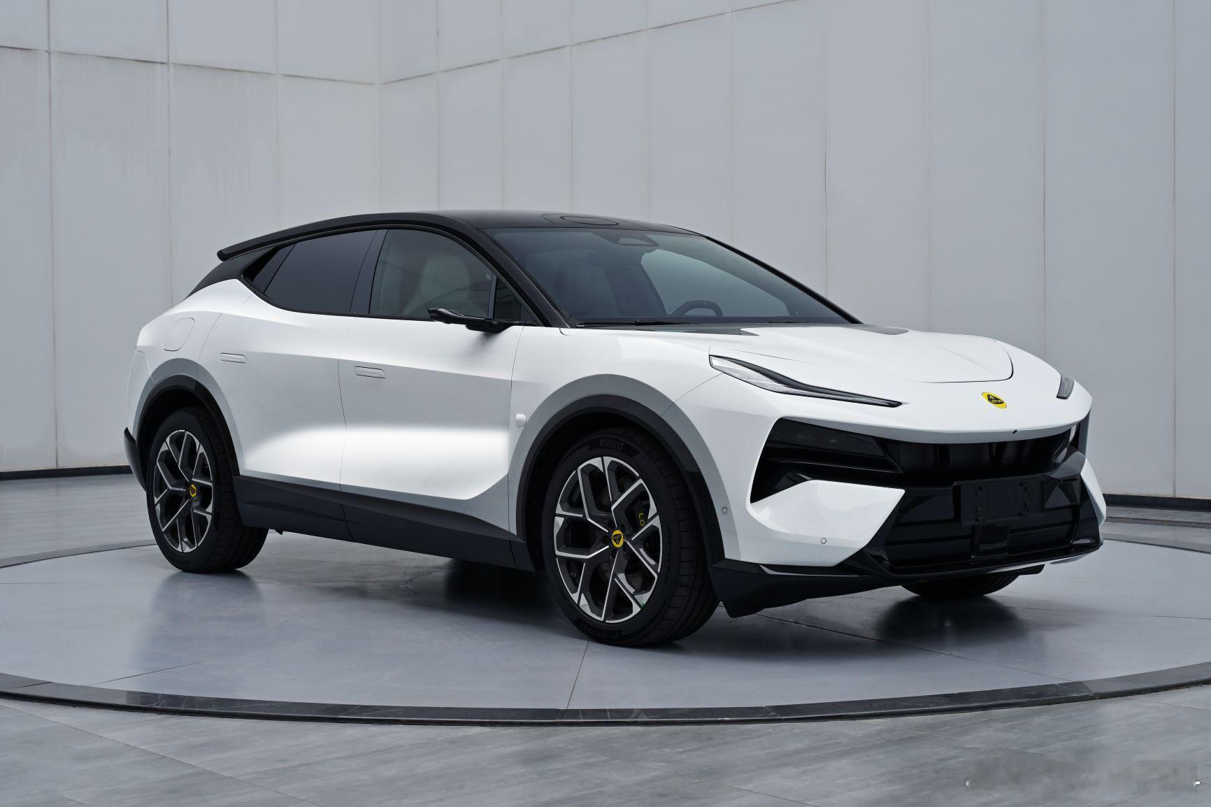 路特斯首款插混车型，上新工信部车展，虽然造型还是Eletre，但名字换成了“