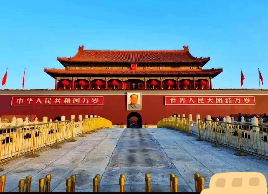 时间是一面照妖镜，回顾过去几十年，绝大多数心怀家国的中国人，都尊重毛主席，不会恶