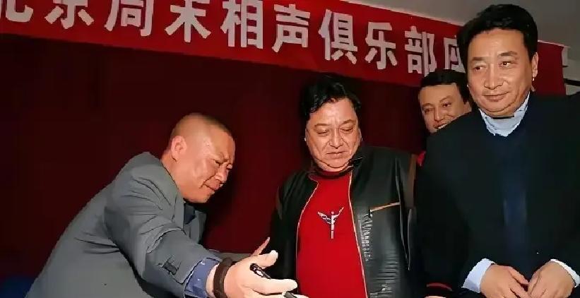 别再砸几百万送孩子留洋了。董路的足球小将，刚签了加泰罗尼亚足协。我见过他们怎