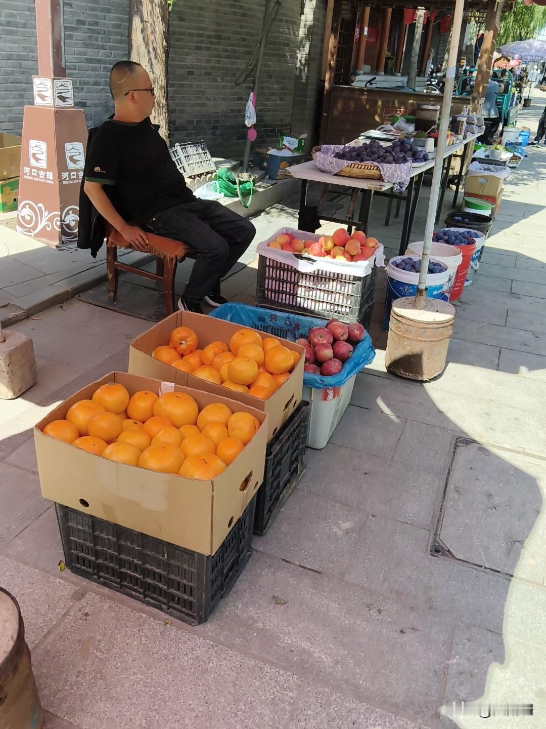 兰州河口古镇其实是一个特别好的地方，看完古镇的风景以后。可以买到很多的自产自足