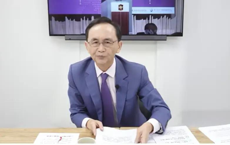 吴子嘉确实是真性情，前有预测错郑丽文不能当选之后道歉并邀约郑丽文，昨晚又在电台节