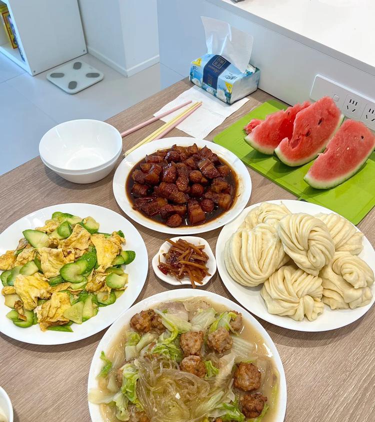 四口一家，早餐吃这个有问题吗？老公说，早晨煮碗面条就行，没必要折腾。可是，你