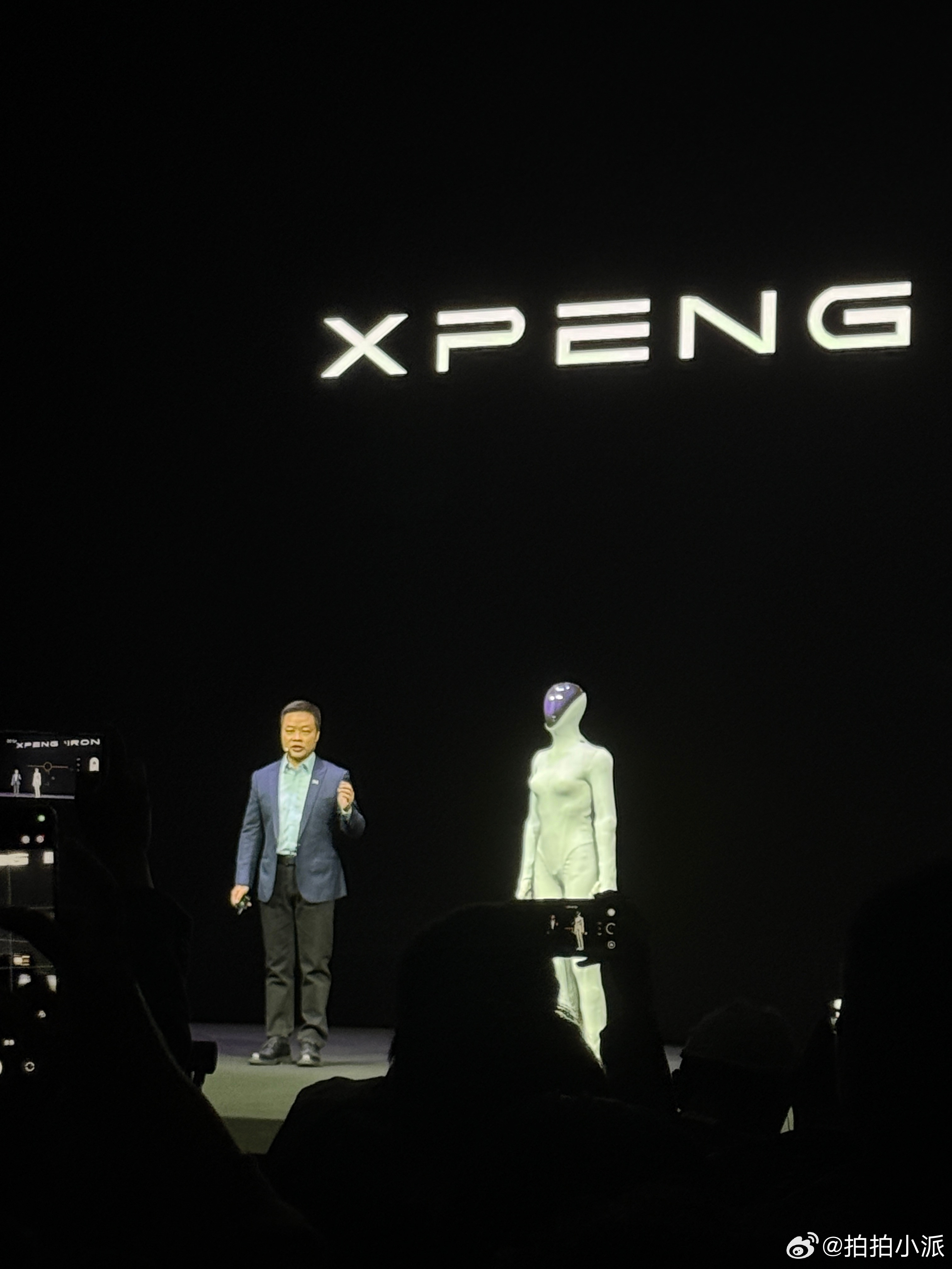 竟然有人质疑小鹏全新IRON里边塞了个真人？我想不明白为什么会有这种质疑，现在那