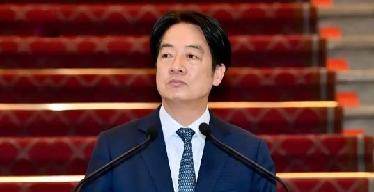 岛内表示，既然中国大陆表态，只要岛内愿意谈统一，什么条件都可以提，岛内表示，国号