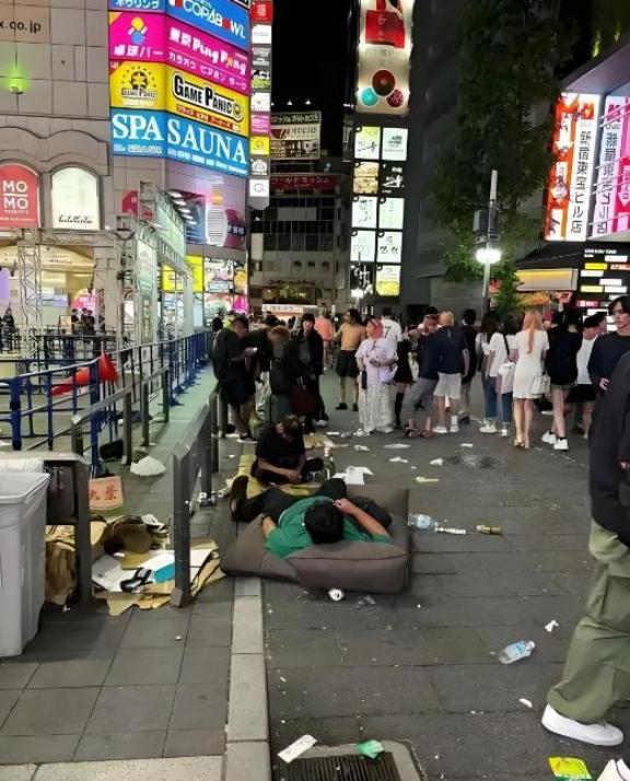 毁掉一个国家不一定非得打仗谁能想到当年把家电、汽车卖遍全球，号称“经济巨人”的