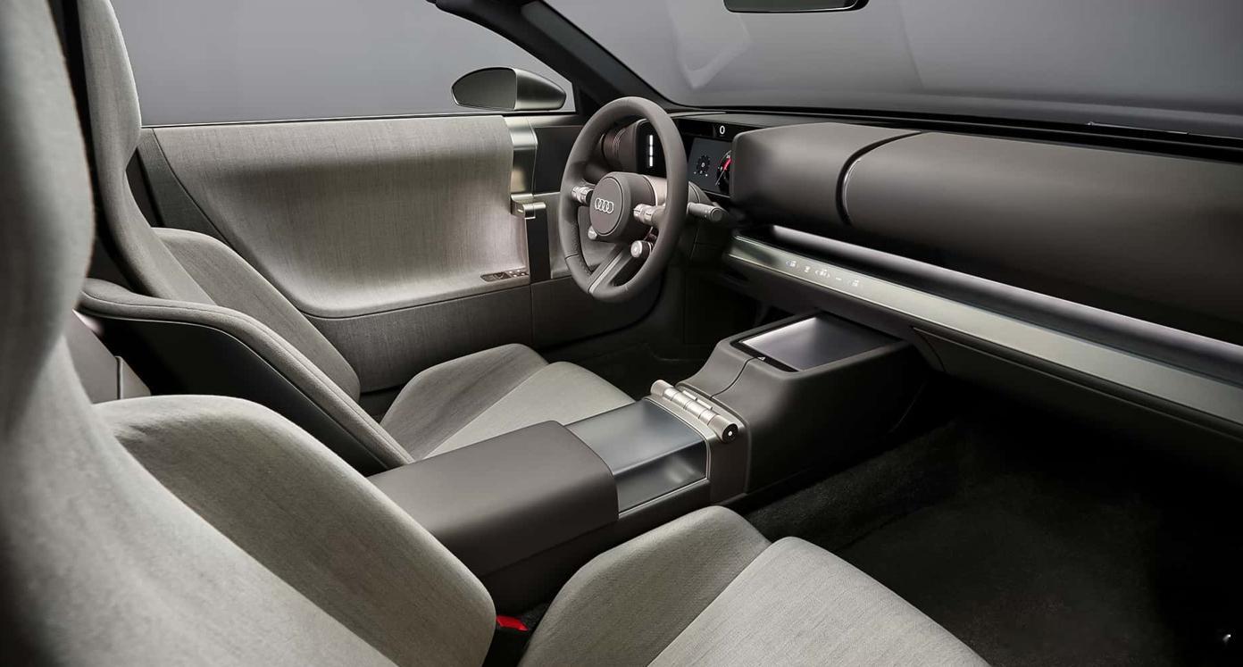 奥迪设计主管炮轰“大屏泛滥”1月26日，奥迪首席创意官马西莫・弗拉塞拉(Mas