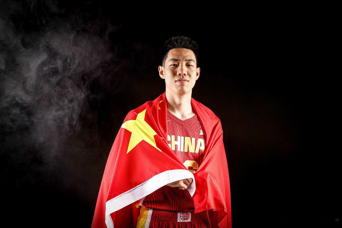 感觉大家还没睡醒就被叫去拍照了[捂脸哭]​​​