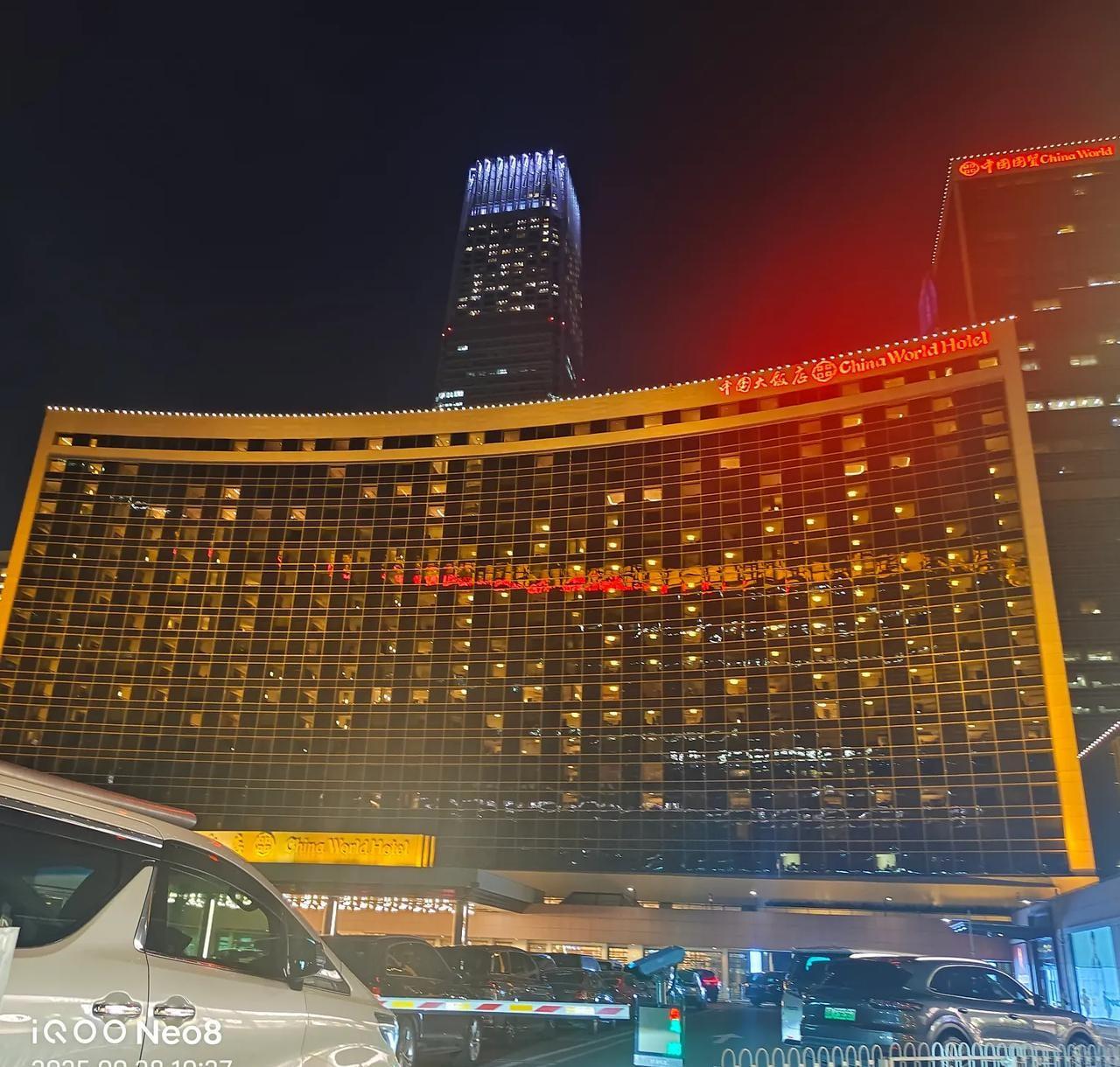 泰国国王访华没有选择钓鱼台国宾馆，反而住在了北京国贸三期的中国大饭店。这酒店是泰