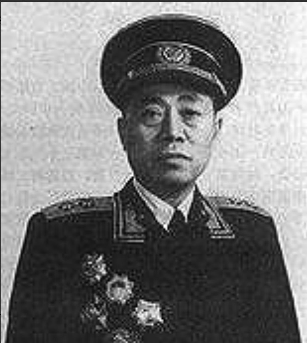 1941年，海匪孙二虎劫持抗日物资，新四军决定出兵围剿，谁知陶勇却说：“别打，拿